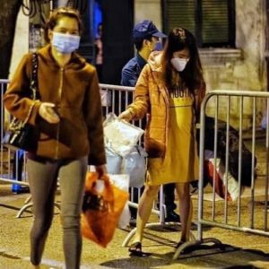 Hà Nội bất ngờ „bùng phát“ nguy cơ lây nhiễm từ một cô gái đã tiếp xúc hàng trăm người