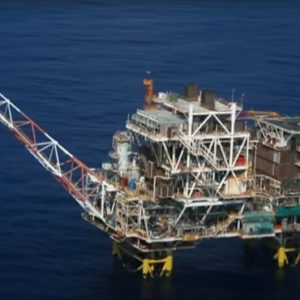 Mất tỷ đô, hủy khoan dầu – Bộ Chính trị Việt Nam „đầu hàng“ TQ?