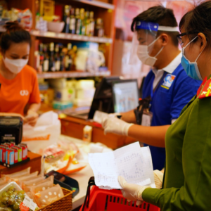 Covid-19: ‚Bom hàng’ở Sài Gòn – báo chí và người dân nói gì?