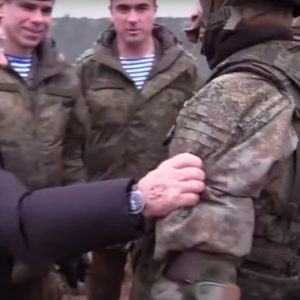 Các tài liệu gián điệp bị rò rỉ cho thấy Putin mắc bệnh Parkinson và ung thư … và được ’nhồi đầy steroid‘