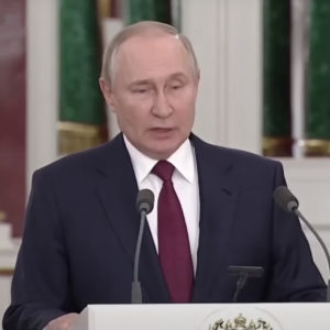 Thêm cái chết bí ẩn ở Nga khi tư lệnh xe tăng ‚đột tử‘ một ngày sau khi Putin đột ngột hủy cuộc gặp