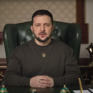 Ác ma Putin phát động cuộc tấn công bằng máy bay không người lái dịp Năm mới vào Kyiv – nhưng Zelensky thách thức nói rằng ‚chiến thắng là của chúng ta‘