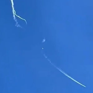 ‚Khinh khí cầu do thám‘ thứ ba của Trung Quốc có thể đang ‚hoạt động gần các lợi ích của Hoa Kỳ‘ sau lần đầu tiên bị bắn hạ theo lệnh của Biden