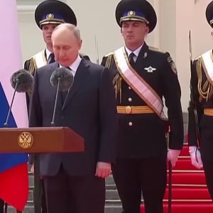 Trưởng công tố Nga được tìm thấy chết dưới sông nhưng ‚không chết đuối‘ trong cái chết bí ẩn mới nhất của bạn thân Putin