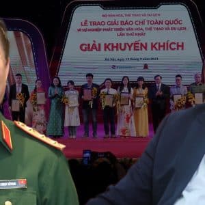 Lễ trao giải báo chí toàn quốc – sự kiện vô văn hóa của Bộ Văn hóa và Ban Tuyên giáo Trung ương?