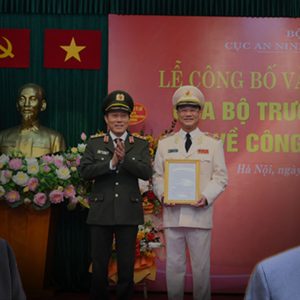 Vòng vây đối với Tô Lâm đã siết chặt, Tổng Trọng bật đèn xanh loại bỏ Bộ trưởng Công an?