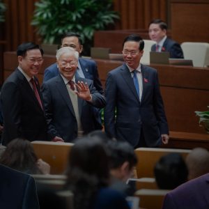 Diễn tuồng „tau khỏe có chi mô“, ông Tổng đang đùa với tử thần!