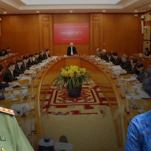 Vừa chống chọi với bệnh tật, vừa dồn công lực đối phó họ Tô, Tổng tiến nhanh đến ngày „tàn“?