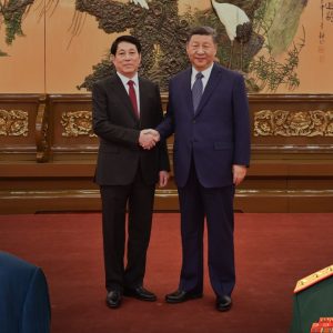 Competing to be „good subordinate,” Luong Cuong goes to Beijing to meet Xi?