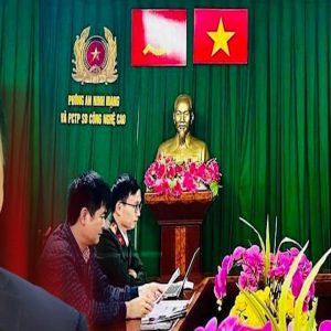 CHÊ TỈNH KHÁC ‚HẠNG 2, YẾU KÉM‘, CÁN BỘ HÀ TĨNH BỊ KỶ LUẬT 