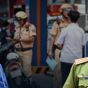 MỒM THỐI NHƯNG TIỀN THÌ THƠM