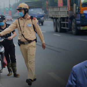 THỜI ĐẠI CÔNG AN XÃ LÊN NGÔI: PHẠT TẠI CHỖ, THU NHƯ THUẾ
