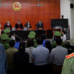 NGHỊCH LÝ NHƯNG RẤT HỢP LÝ Ở “VÀNH MÓNG NGỰA”